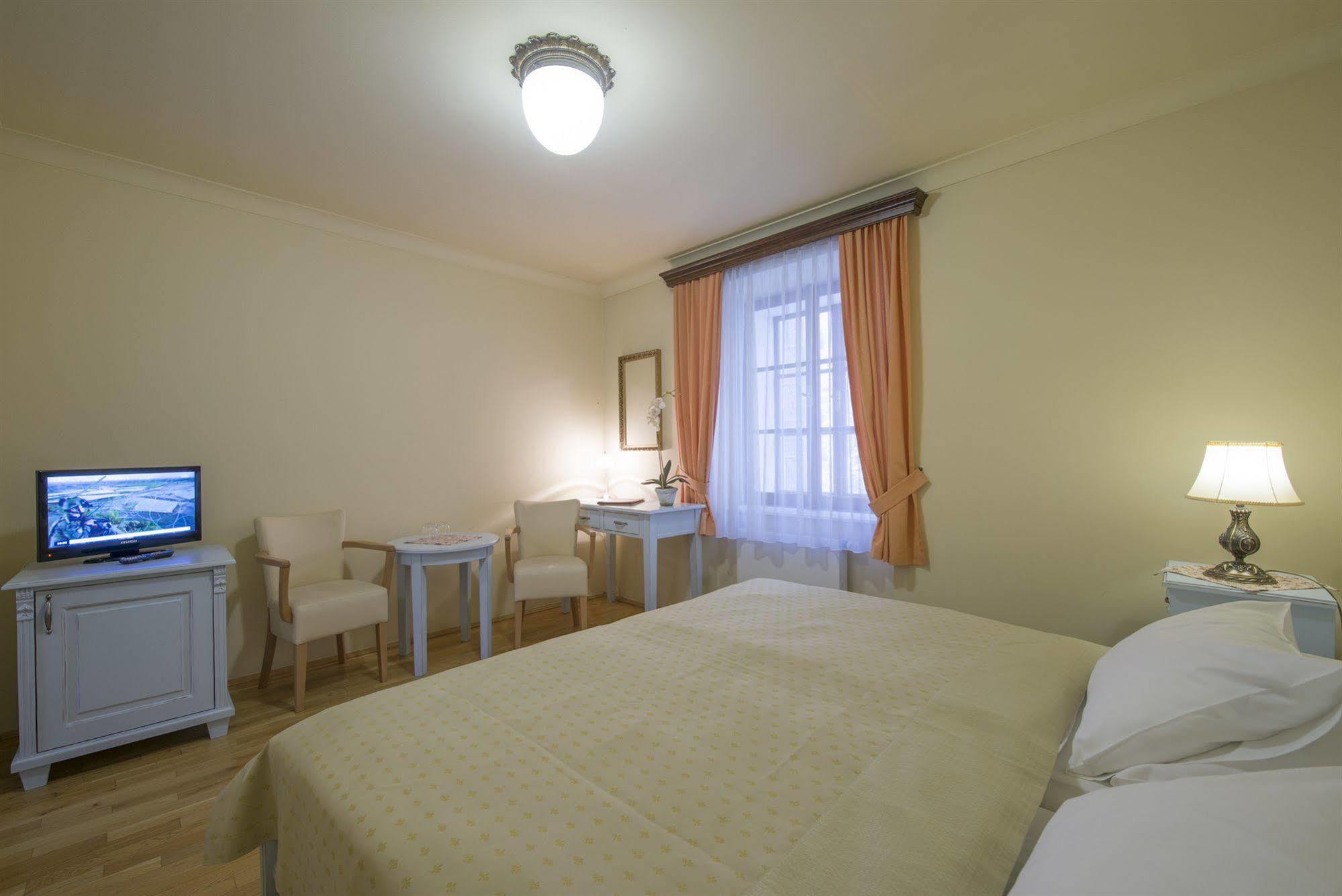 Cerny Slon Hotel Praga